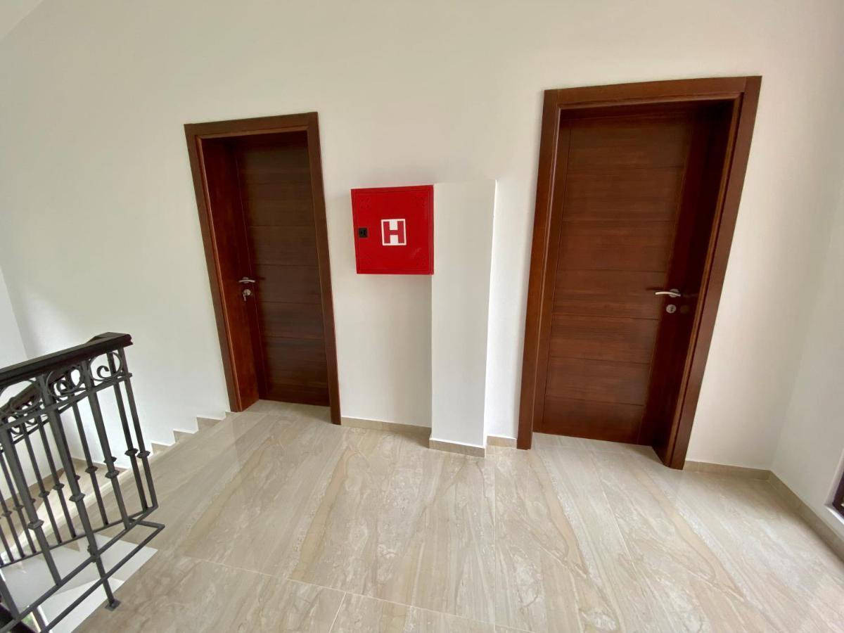 Villa Dolphin Apartments Petrovac Εξωτερικό φωτογραφία