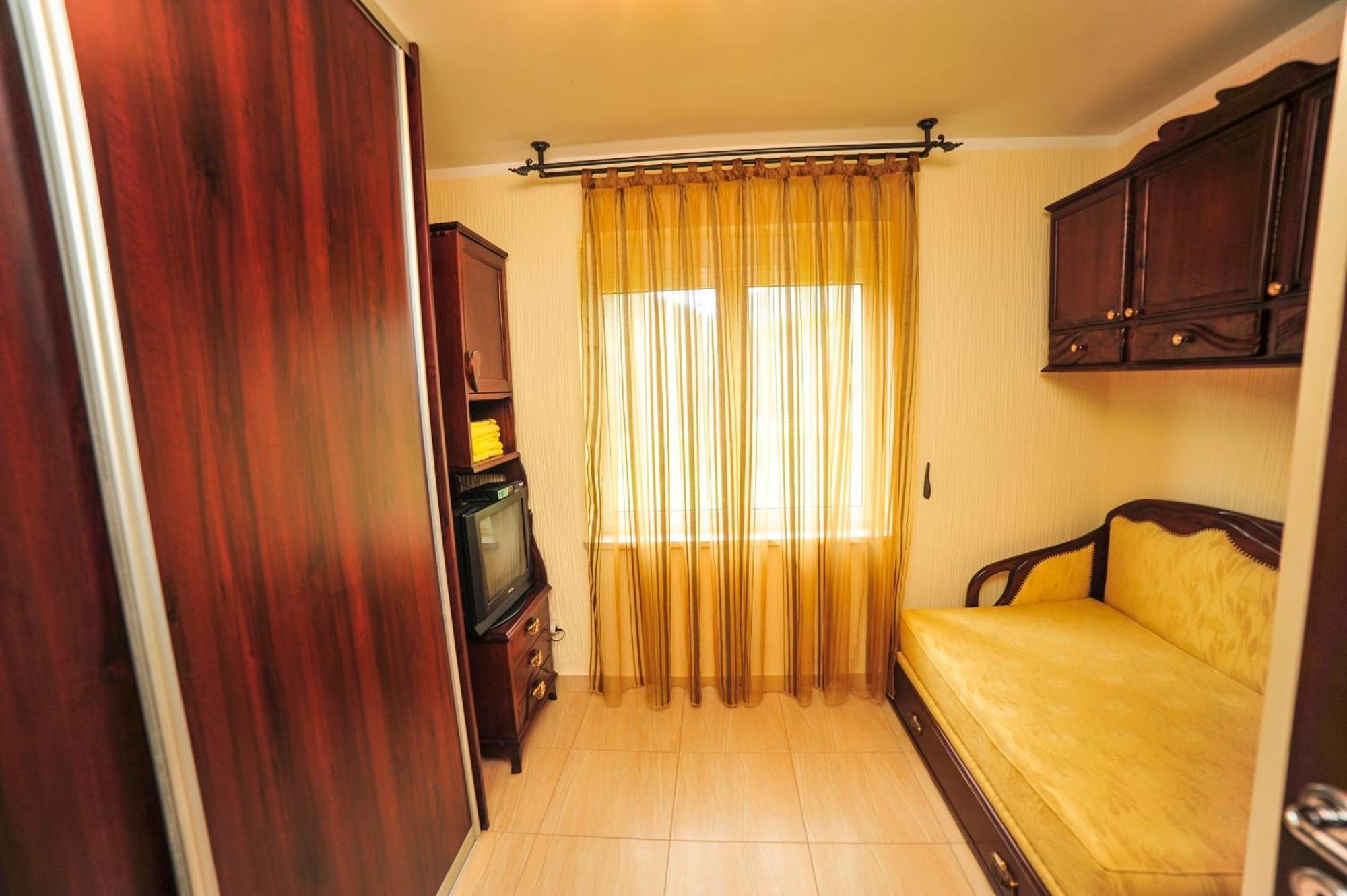 Villa Dolphin Apartments Petrovac Δωμάτιο φωτογραφία