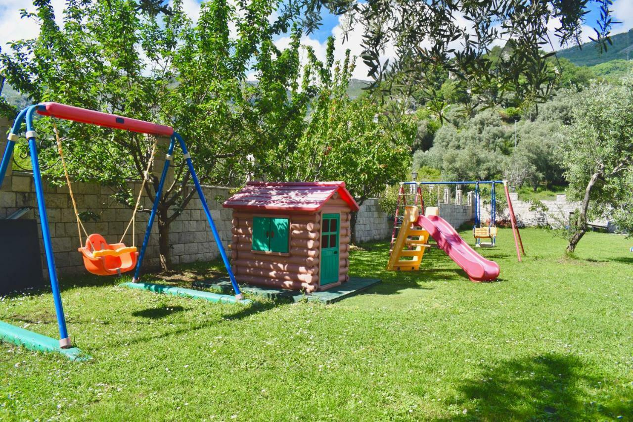 Villa Dolphin Apartments Petrovac Εξωτερικό φωτογραφία
