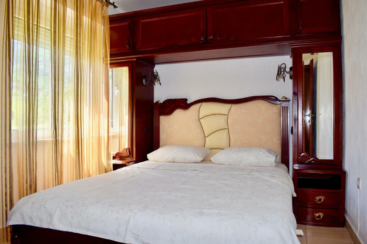 Villa Dolphin Apartments Petrovac Εξωτερικό φωτογραφία